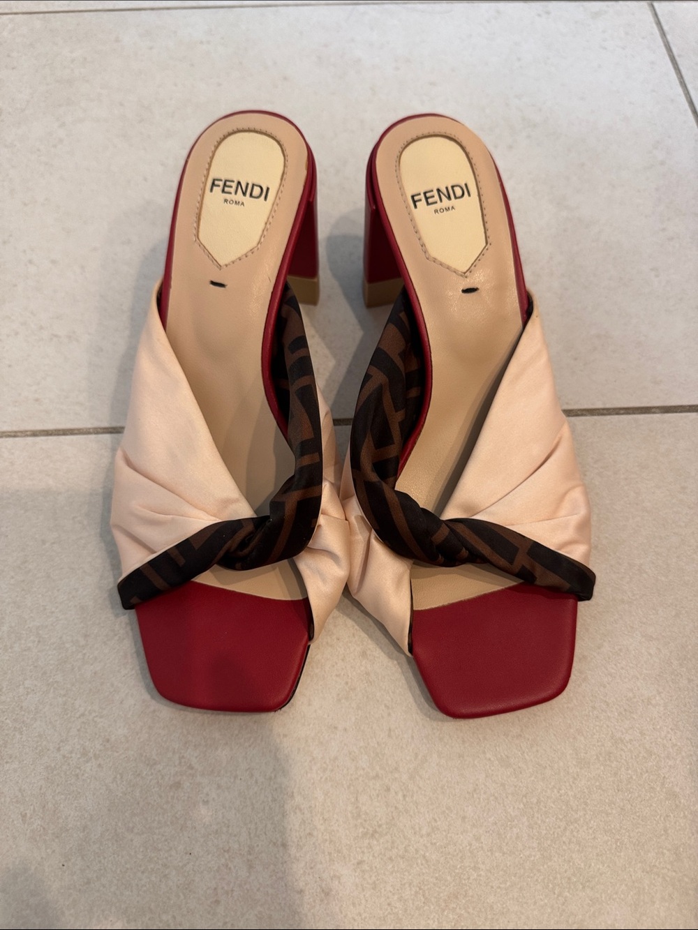 Fendi Red and Cream Knot-Detail Slide Mules